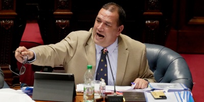 Sebasti�n Da Silva tild� de divague la propuesta de su par frenteamplista Nicol�s Viera para reducir la cantidad de departamentos