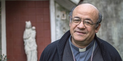 Empez� a montarse el escenario donde el papa Le�n XIV celebrar� una misa en el parque sanducero Par�s Londres