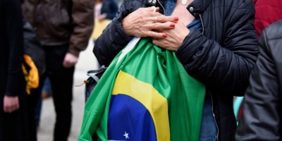  Lula pide la nulidad de la candidatura de Bolsonaro por "abusos" en redes sociales
