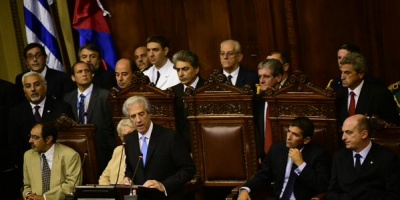 V�zquez: Valores artiguistas "ser�n los referentes axiol�gicos" durante el Gobierno