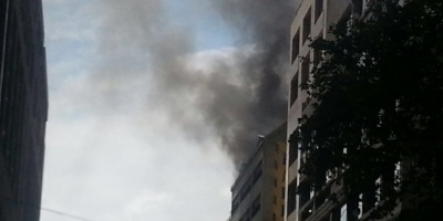 Importantes p�rdidas provoc� un incendio desatado en un parking de Brazo Oriental