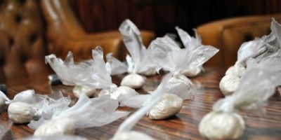 Tres personas detenidas en Montevideo con droga y un cofre con dinero