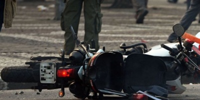 Falleci� un motociclista al estrellarse contra un �mnibus 