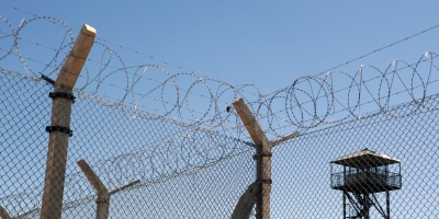 Tres polic�as a la c�rcel por extorsi�n