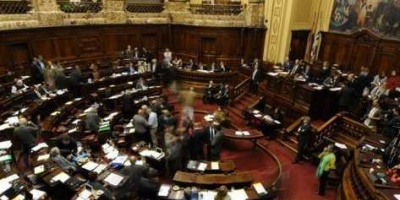 Oposici�n pidi� la renuncia del presidente de la OSE y del director de la UGD