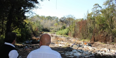 Novick "ret�" a la Intendencia a erradicar un basural antes del 10 de mayo