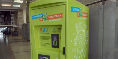 Instalaron contenedores en barrios de Montevideo para reciclar aceite de cocina