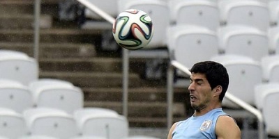 Su�rez pone en ventaja a Uruguay a poco de terminar el partido