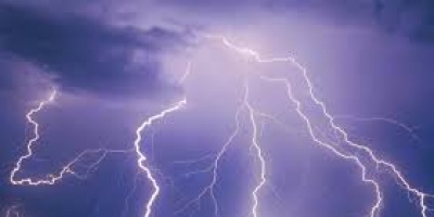 Descarga el�ctrica provoca evacuaci�n de supermercado