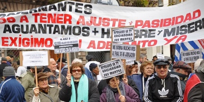 Coordinadora de Jubilados entreg� plataforma de reclamos a V�zquez