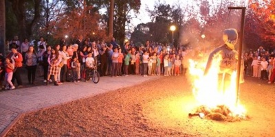 Queman mu�eco de Jara en Salto 