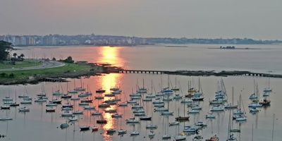 Bote de pesca rescat� a tres tripulante de velero hundido en Buceo