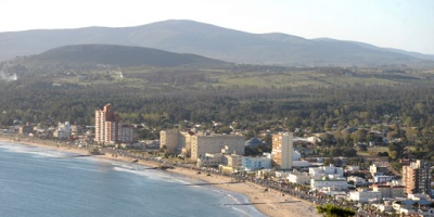Incendio en Piri�polis detr�s del Cerro San Antonio