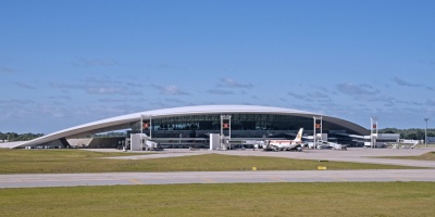 Dos hombres procesados por transportar drogas en el Aeropuerto de Carrasco