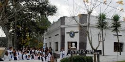 Nueva agresi�n en escuela desata paro docente