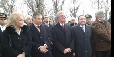 Esperaron a Vzquez con protestas en la Piedra Alta