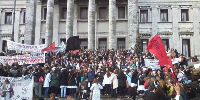 Maestros retoman las clases y contin�a el paro en liceos y UTU en Montevideo