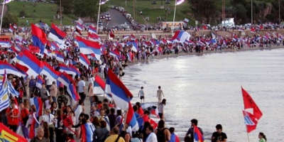 Redes frenteamplistas lanzan campa�a sobre "la bandera"