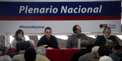 Plenario del Frente Amplio debate sobre acuerdo TISA con mayora de sectores en contra