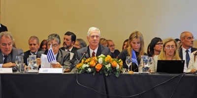 Pa�ses de UNASUR acordaron comprar juntos medicamentos de alto costo