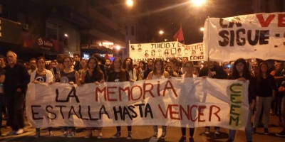 Estudiantes y trabajadores se movilizaron en la Plaza del Entrevero y marcharon al Palacio Legislativo
