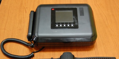 Sistema de pulseras electrnicas se extender a todo el pas en un plazo de dos aos