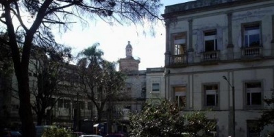 Funcionarios de Salud P�blica ocupan policl�nico del Hospital Pasteur