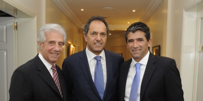 V�zquez se reuni� con Scioli quien elogi� al ex mandatario