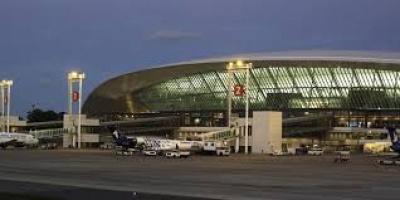 Aeropuerto de Carrasco no efecta partidas ni arribos de aviones esta maana