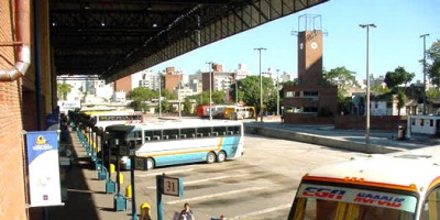 Trabajadores del transporte se movilizan en Terminal Tres Cruces