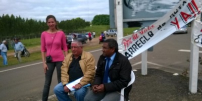 Alcalde de Tranqueras se encaden en reclamo de mejoras en la Ruta 30