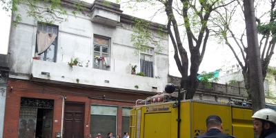 Derrumbe en pensin en La Comercial: Bomberos rescat a cuatro personas