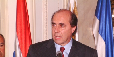 Amor�n: "No pienso muy diferente a lo que piensa Bordaberry"