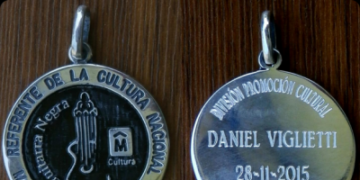 IM entrega medalla Guitarra Negra a Daniel Viglietti por su trayectoria
