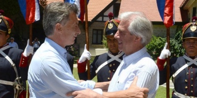 Regasificadora, puertos y Mundial 2030 acuerdos entre Macri y Vzquez