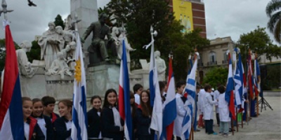 Ex alumnos del Jos� Pedro Varela se oponen al cierre
