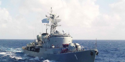 Armada Nacional salva la vida de tres tripulantes Argentinos