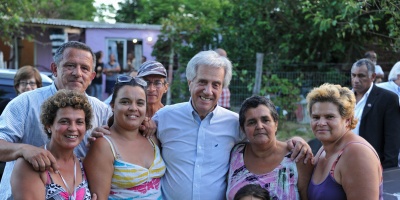 V�zquez visit� familias beneficiarias de planes sociales en Artigas