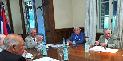 V�zquez convoca nuevamente a ex mandatarios 