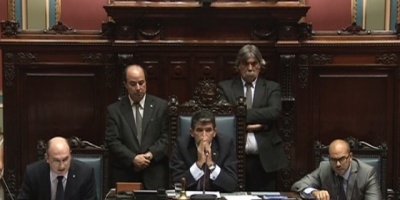 Sendic mostr� a los medios que estudi� Medicina en Cuba