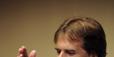 Lacalle Pou:  Vzquez debe optar entre el FA o la gente 