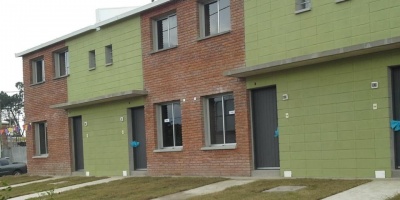 Entregaron las primeras viviendas del proceso de regularizaci�n del asentamiento Esperanza