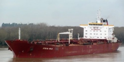 Armada interrumpi� las maniobras de rescate del buque encallado