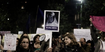 Cientos de personas marcharon contra la violencia hacia las mujeres