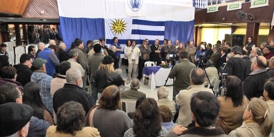 Blancos presentan equipo econ�mico