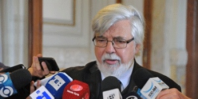 Bonomi pidi� a la AUF �asumir sus responsabilidades� de colocar c�maras en las canchas