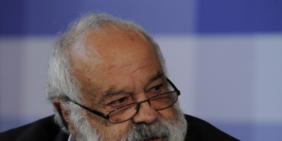 Contin�a internado Huidobro en el Hospital Militar