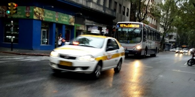 Taxista se neg� a llevar pasajero y �ste lo atac� 