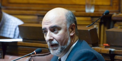 Mieres solicita datos oficiales sobre las extensiones de seguro de desempleo