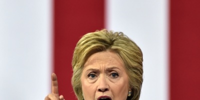 Campa�a de Hillary Clinton rechaza acusaciones de Trump en relaci�n al EI